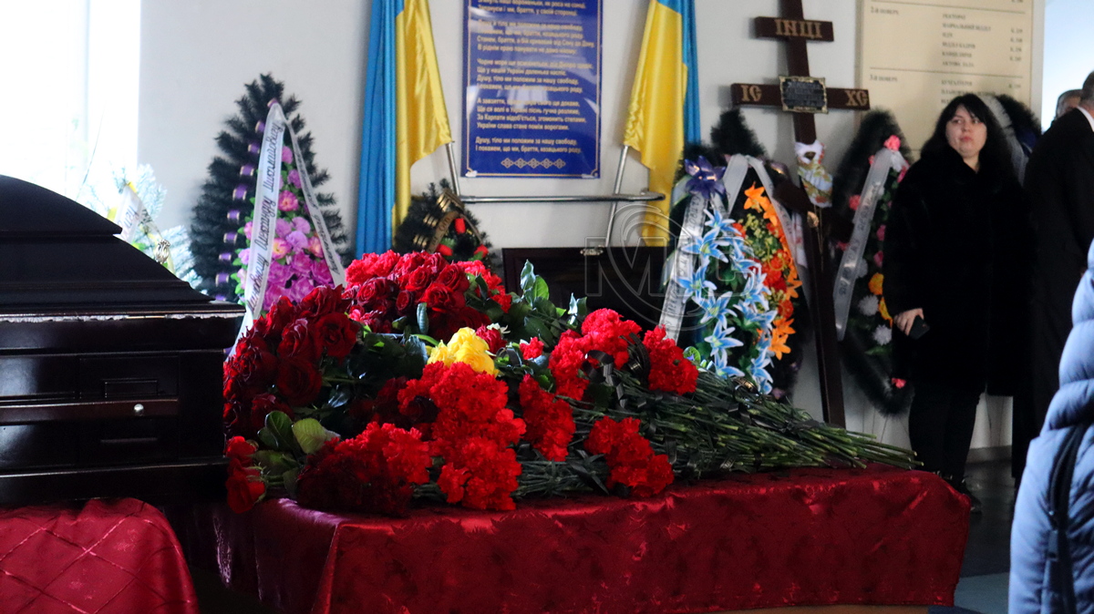 похороны ректора ДГТУ в Каменском - цветы
