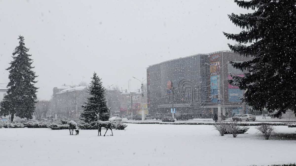 kamenskoe-snow-square