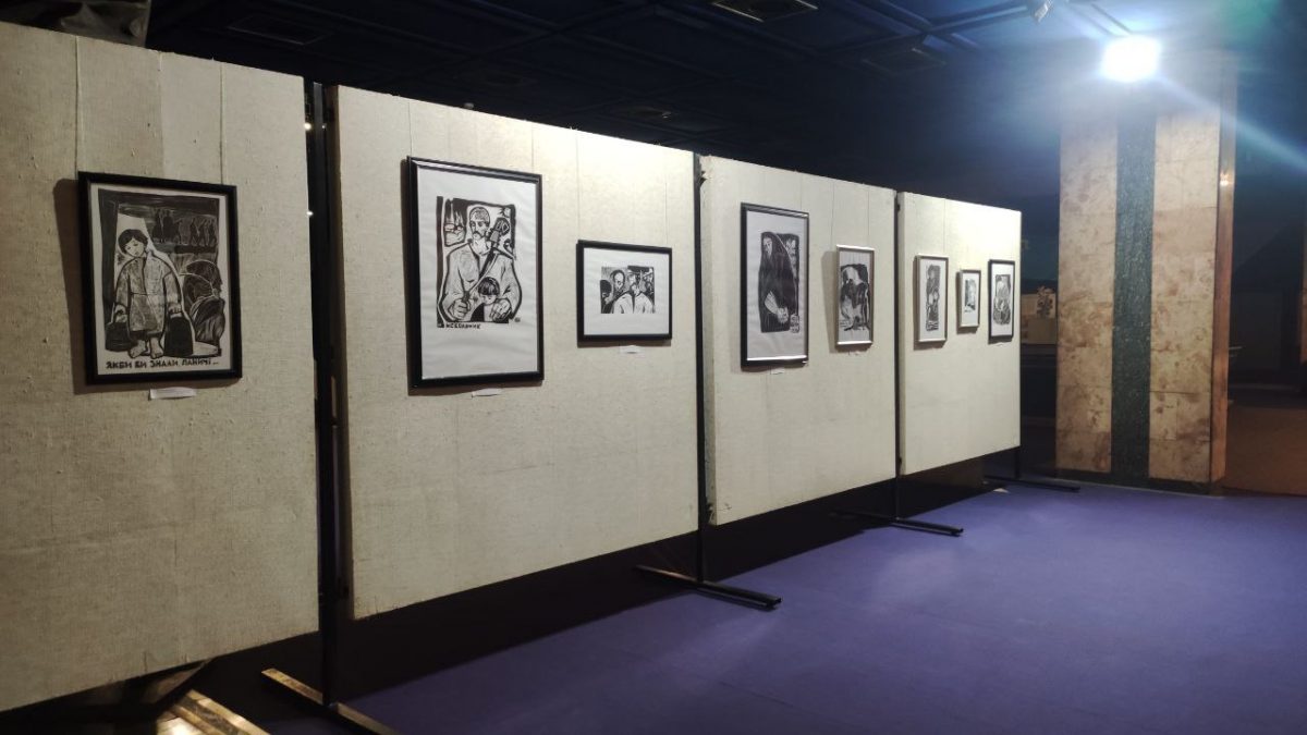 У музеї Кам’янського відкрилася виставка робіт відомої художниці