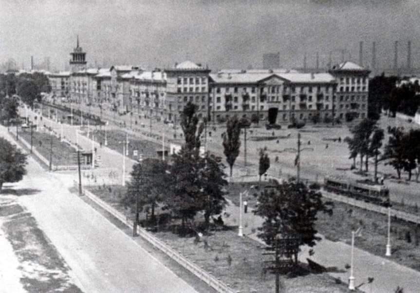 Таємниця старого заводу і Кам’янське 1935 року на знімку неймовірної долі