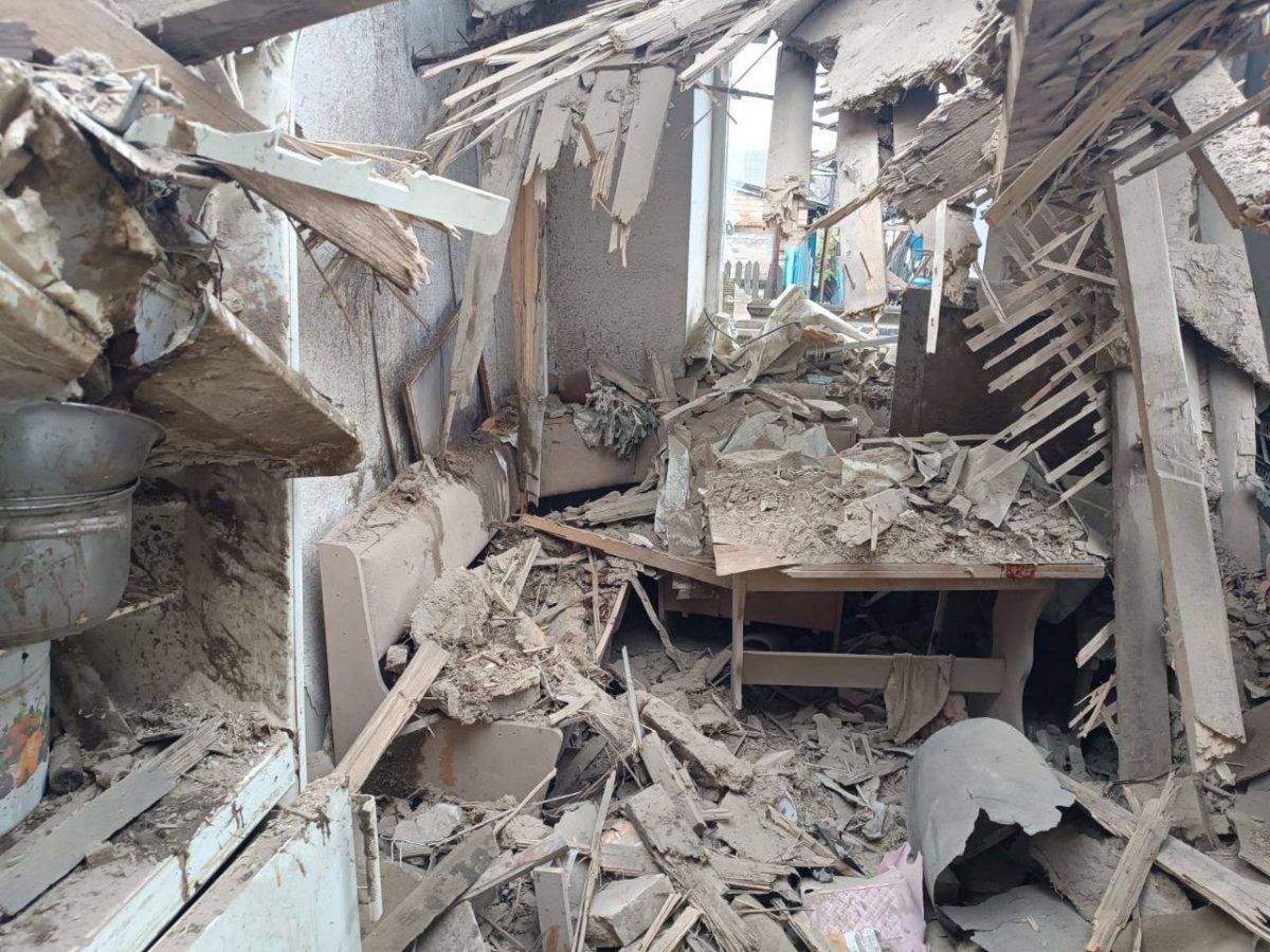 Россияне ударили по жилым домам в Никополе, есть пострадавшие