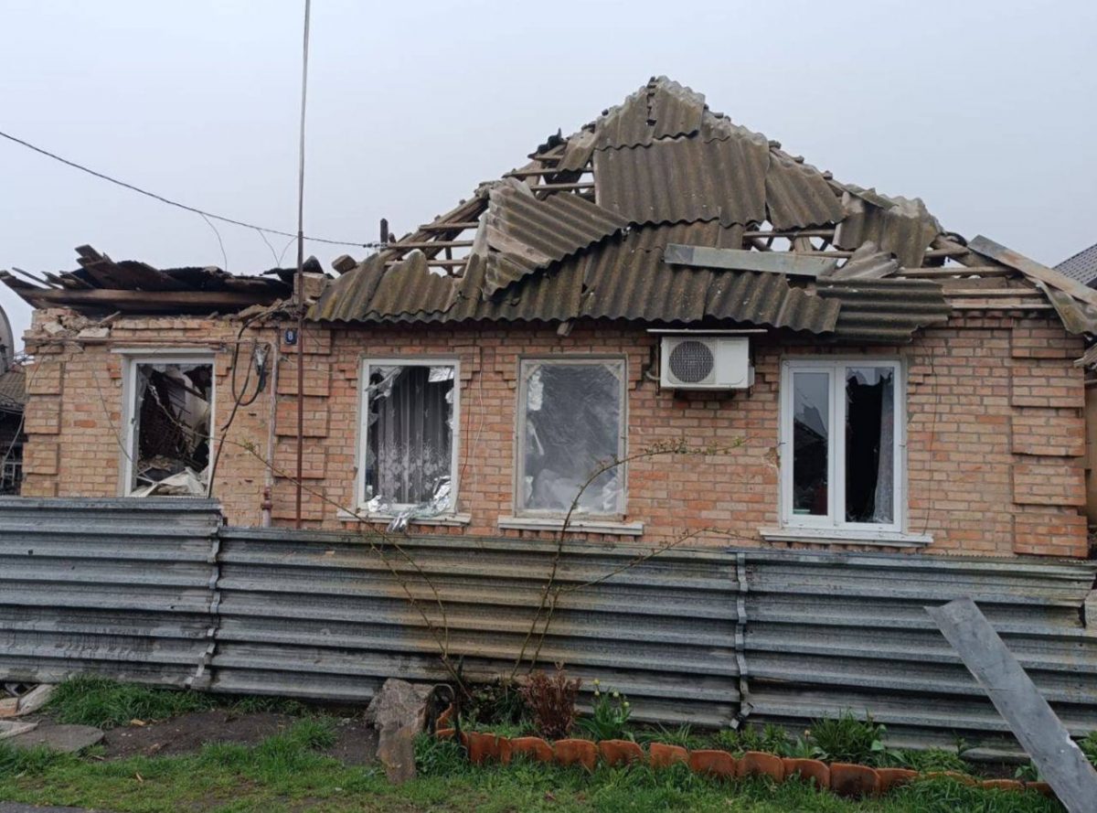 Росіяни вдарили по житлових будинках у Нікополі, є постраждалі
