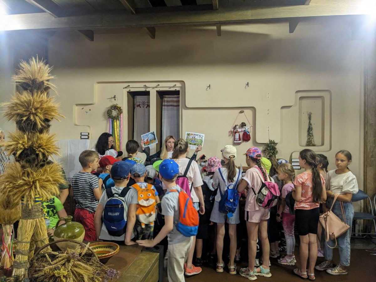 Каникулы в музее Каменского: дети посетили интерактивную экскурсию