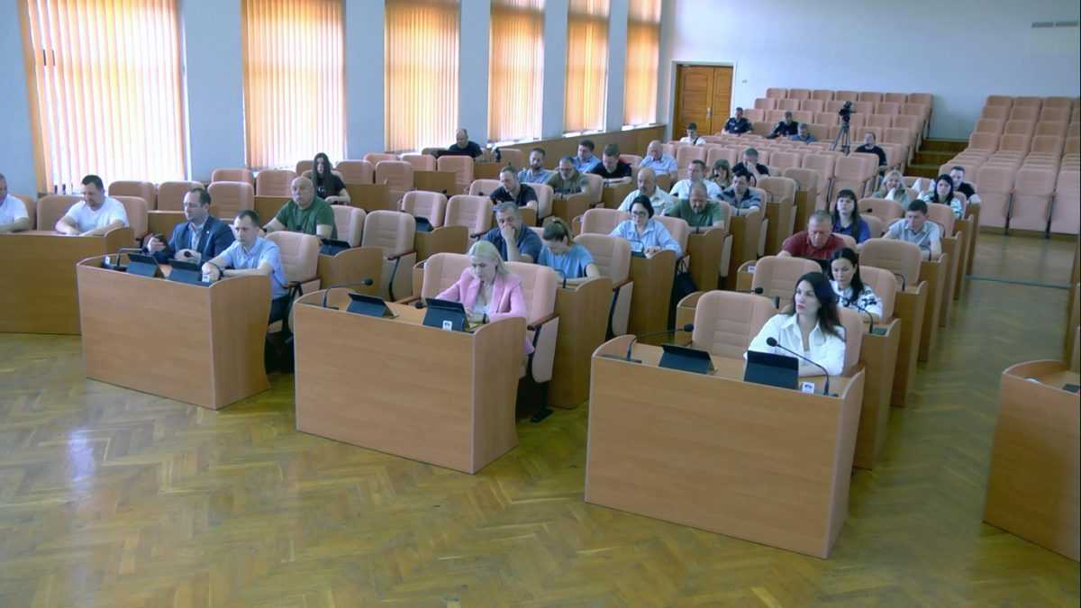 Позачергова сесія міської ради відбулася в Кам’янському