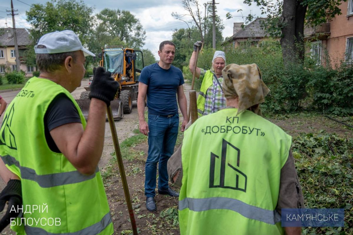 В Каменском продолжается устранение последствий урагана