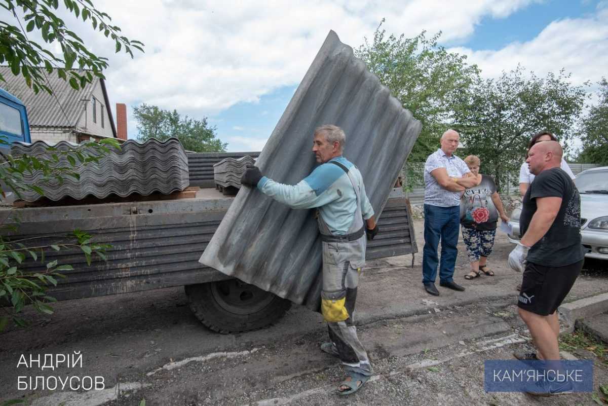 В Каменском продолжается устранение последствий урагана