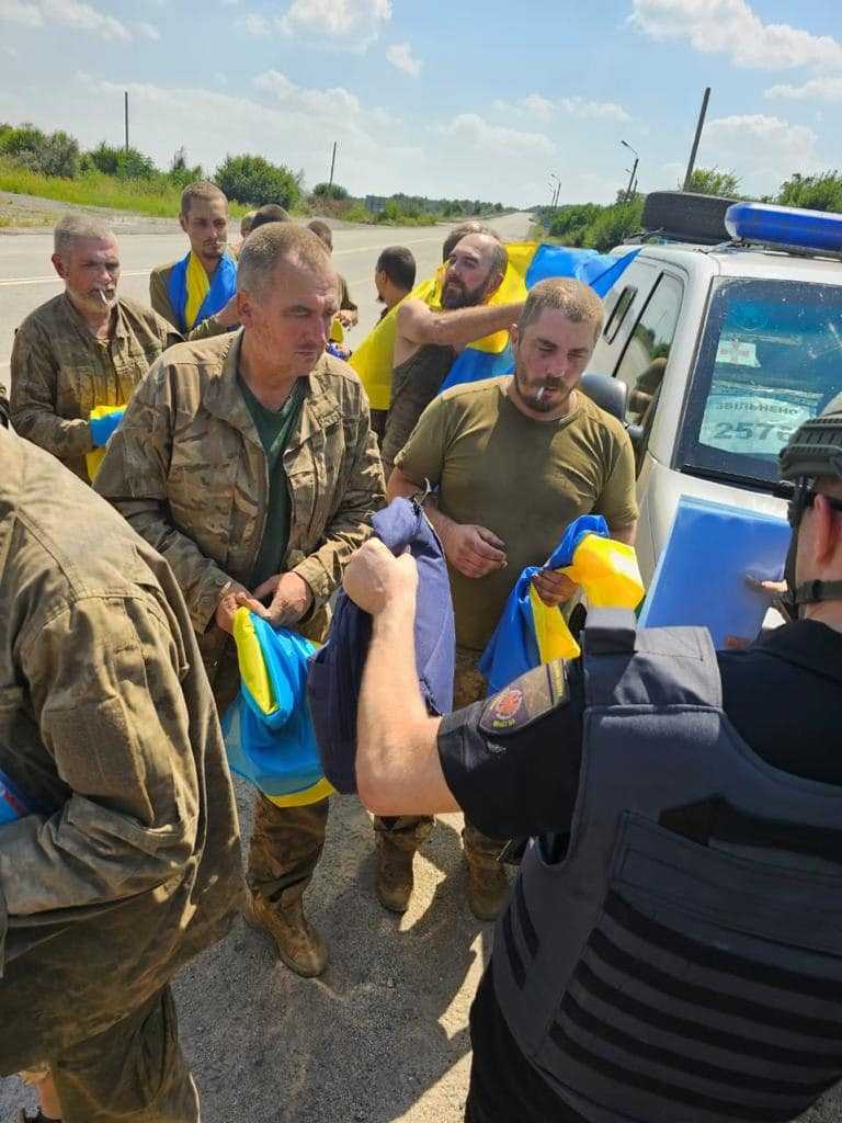Домой вернулись еще 22 украинских защитника