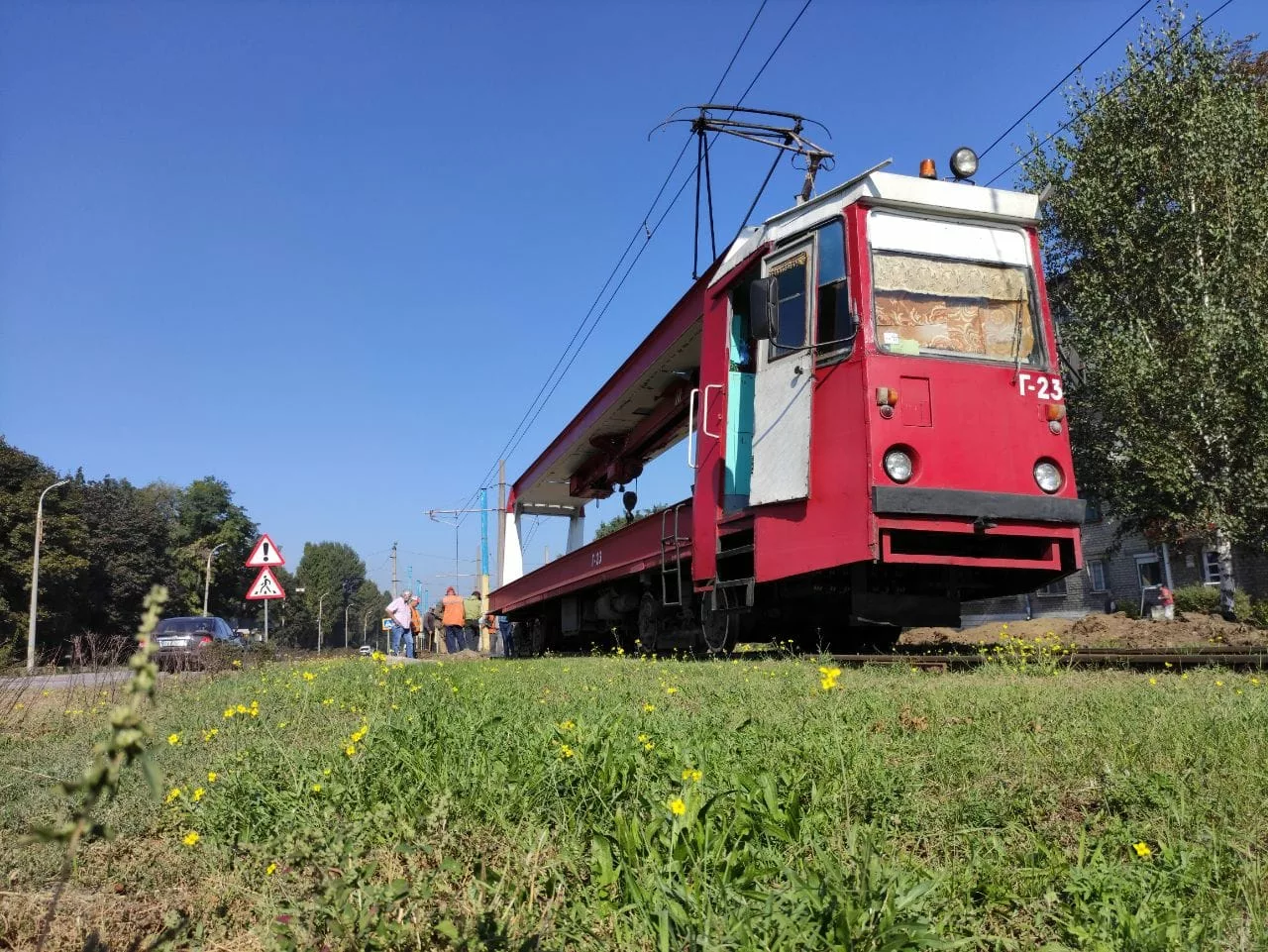 В Каменском ремонтировали пути на трамвайном маршруте № 2