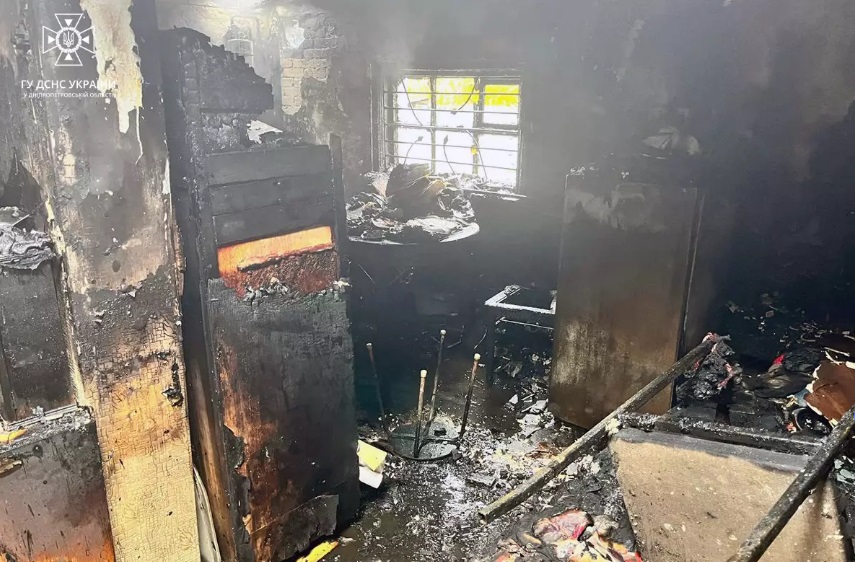В Каменском загорелся дом по улице Дальней