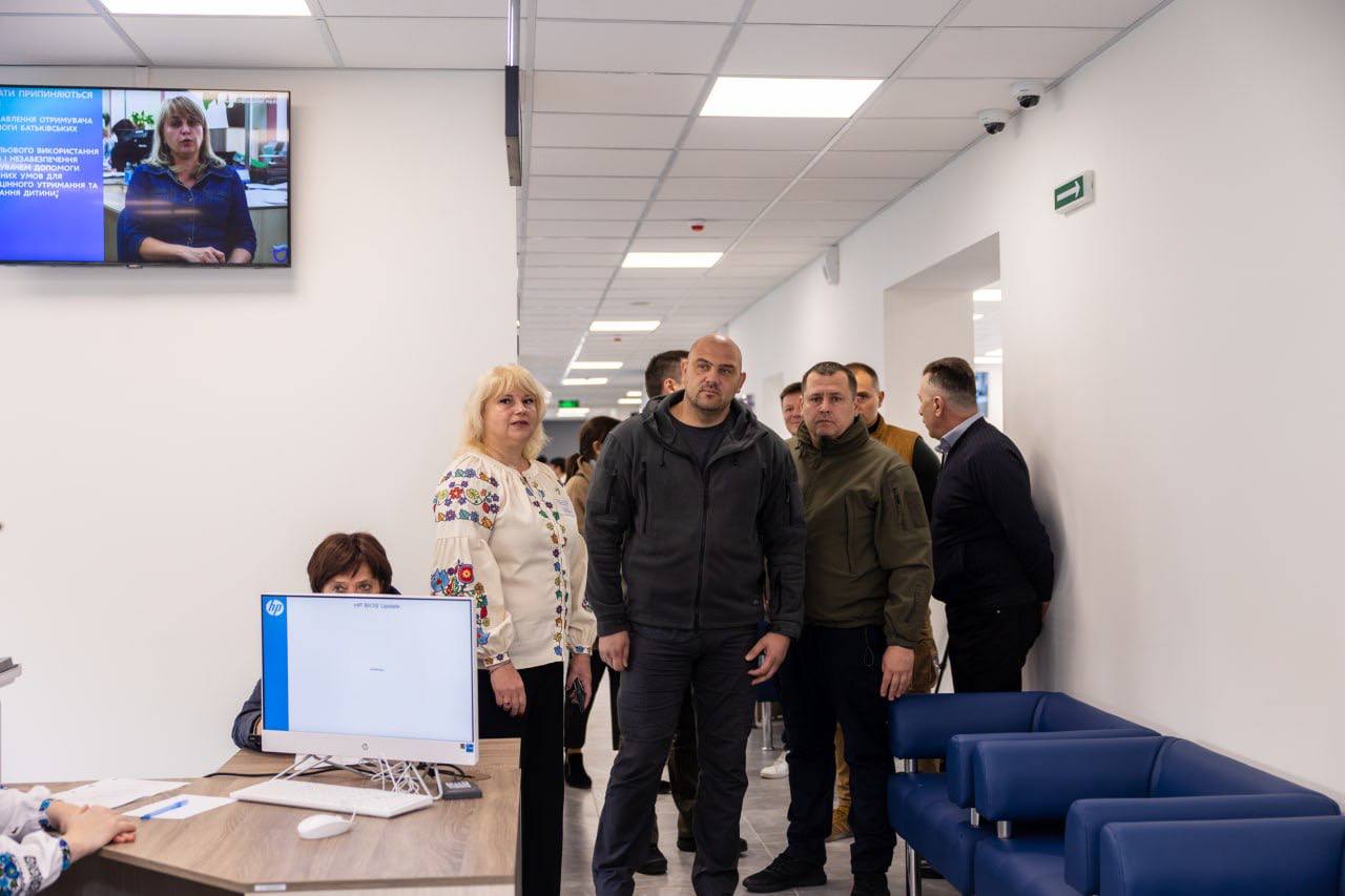 Первый «Прозрачный офис» открылся на Днепропетровщине