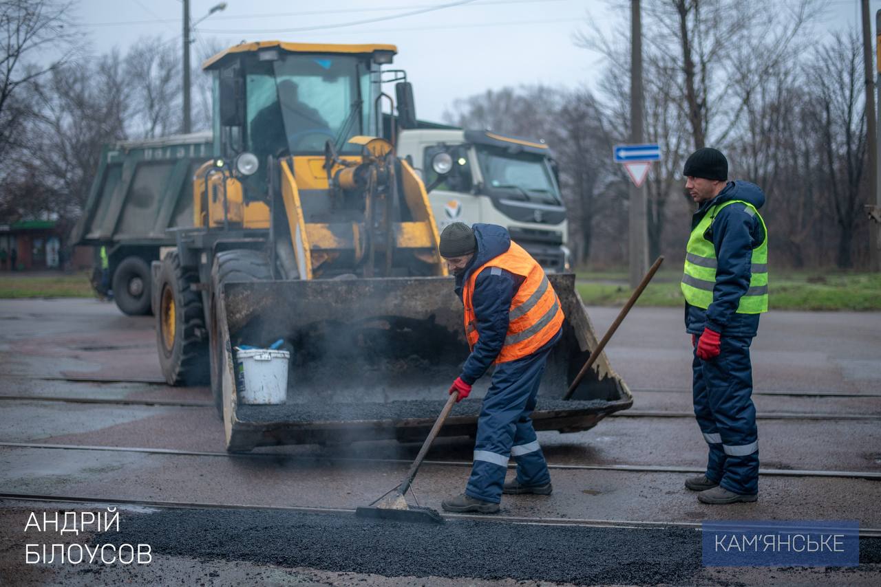В Каменском продолжается ремонт автодорог