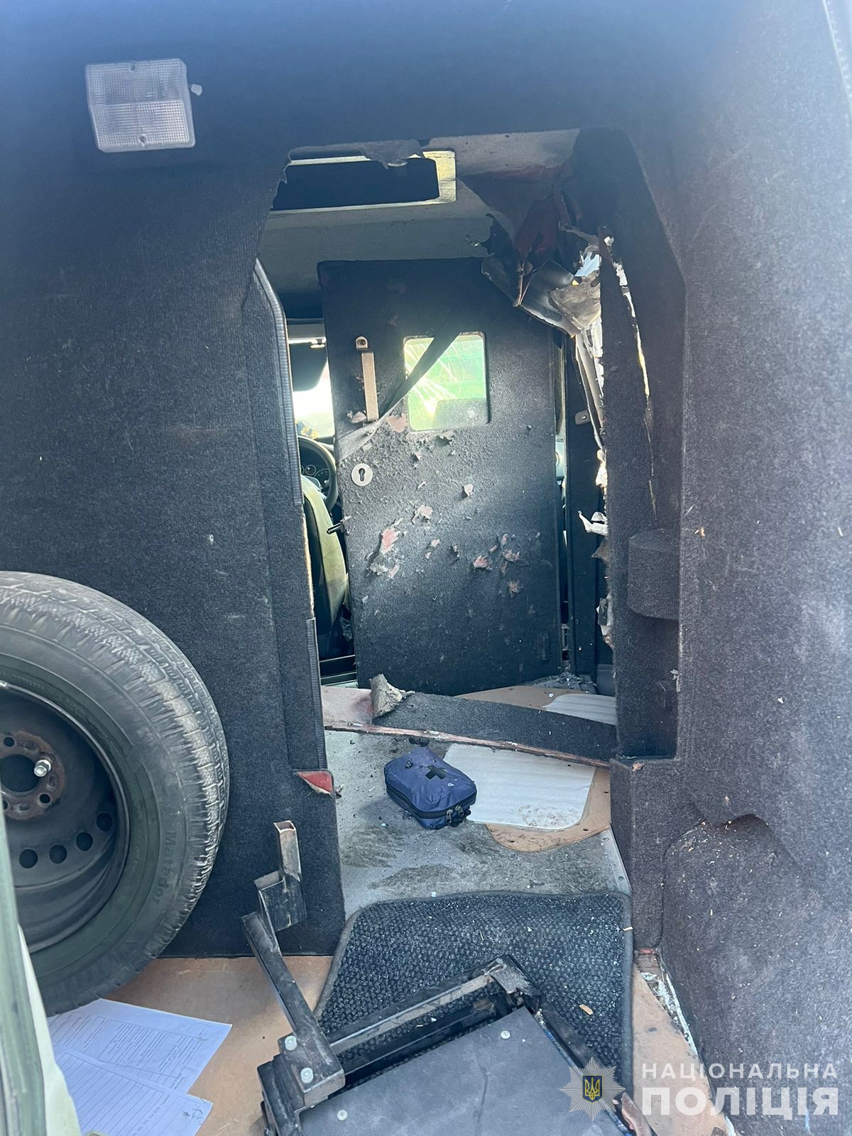 На Дніпропетровщині окупанти поцілили безпілотником по автомобілю поліції