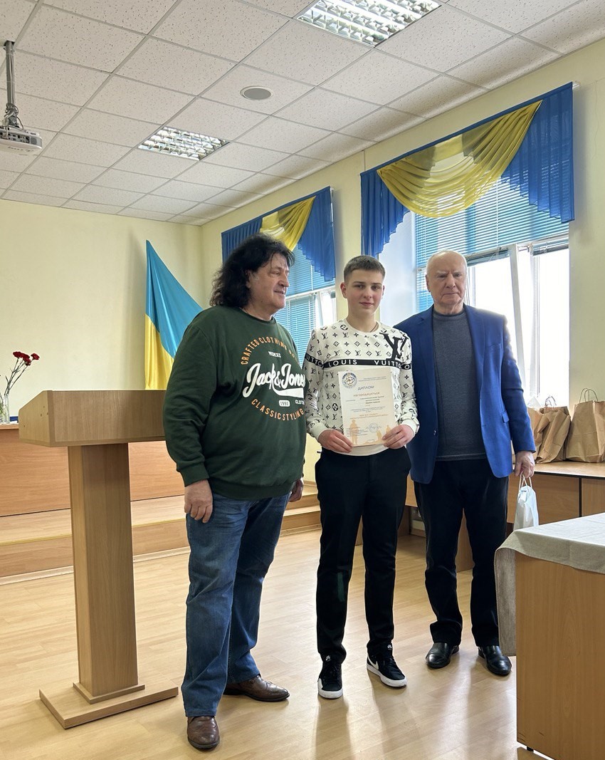 Школярі з Кам’янського стали переможцями літературно-мистецького конкурсу