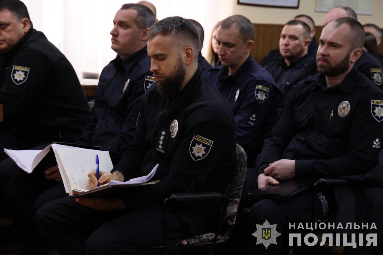 Начальник полиции Днепропетровщины провел выездное совещание в Каменском