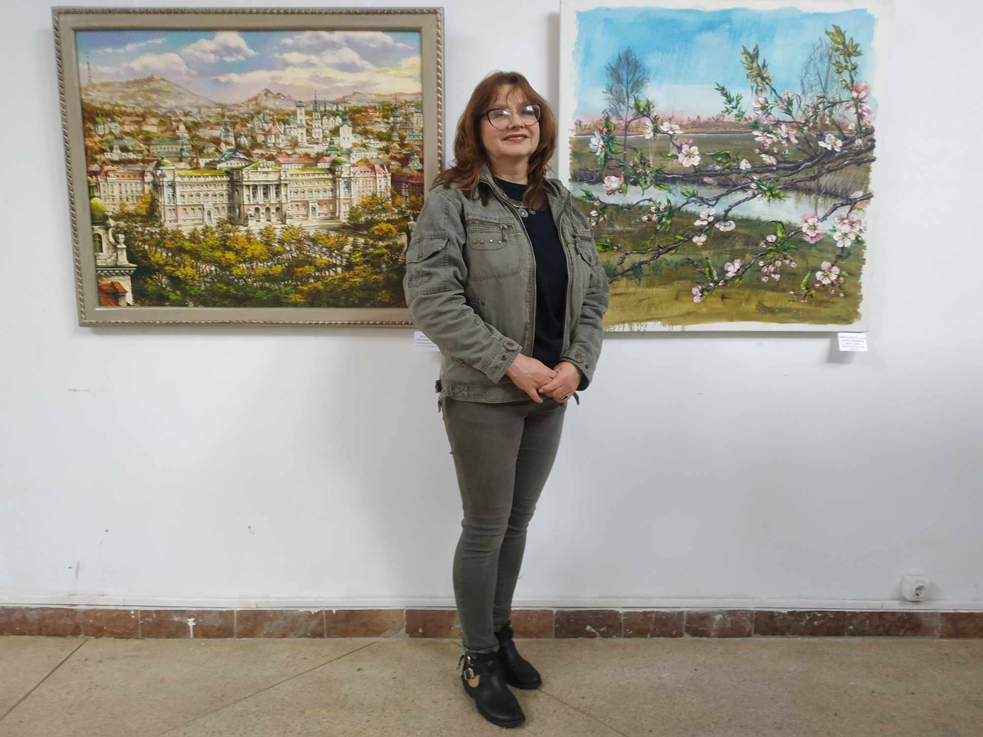 Каменская художница представила свою картину на весенней выставке во Львове