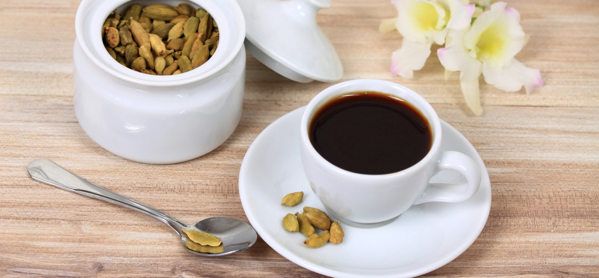 Кава з кардамоном має надзвичайний свіжий аромат, трохи нагадуючи аромат евкаліпту / Фото: з мережі
