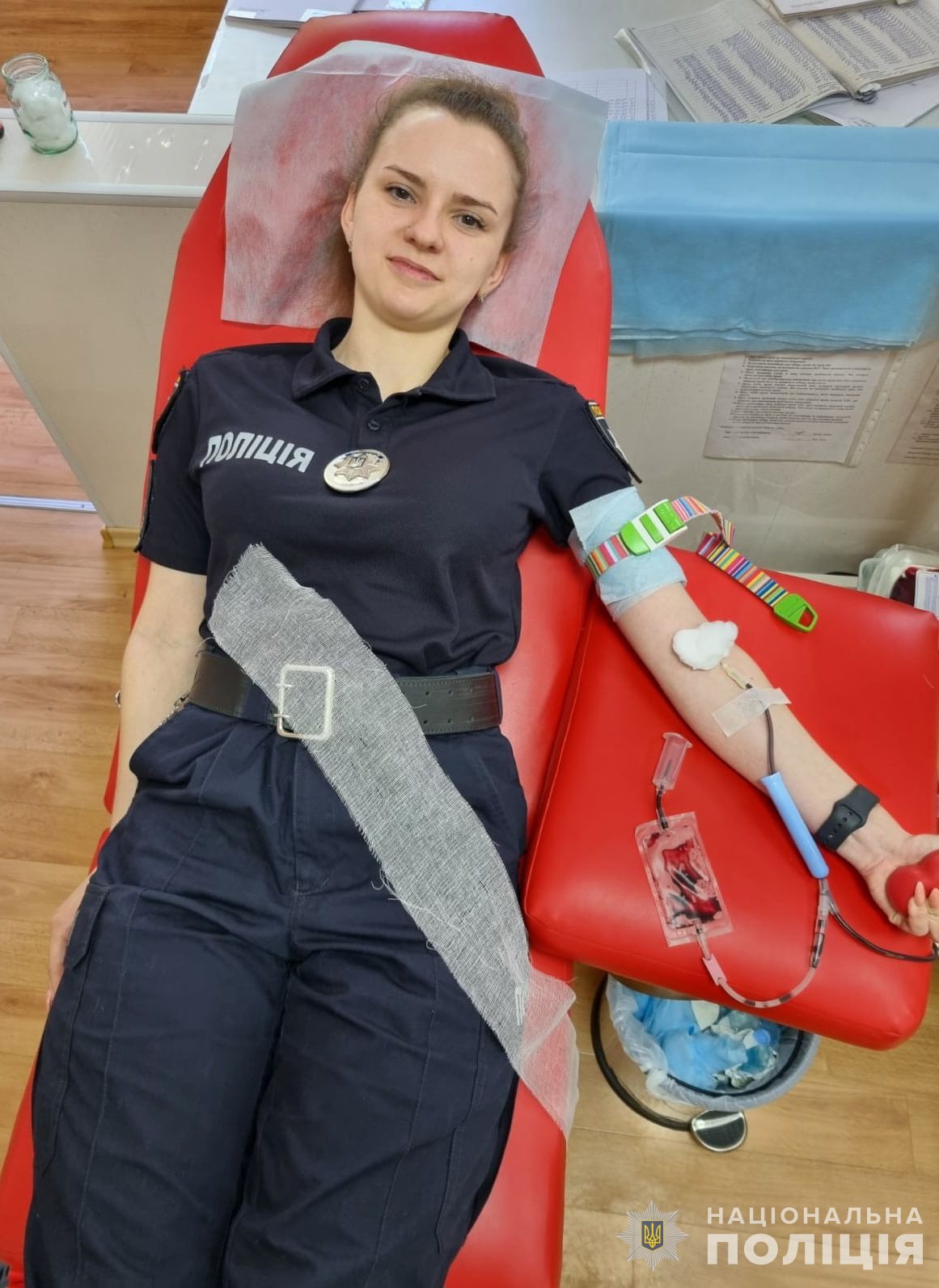 Сдай кровь – спаси жизнь: полицейские Каменского в очередной раз стали донорами