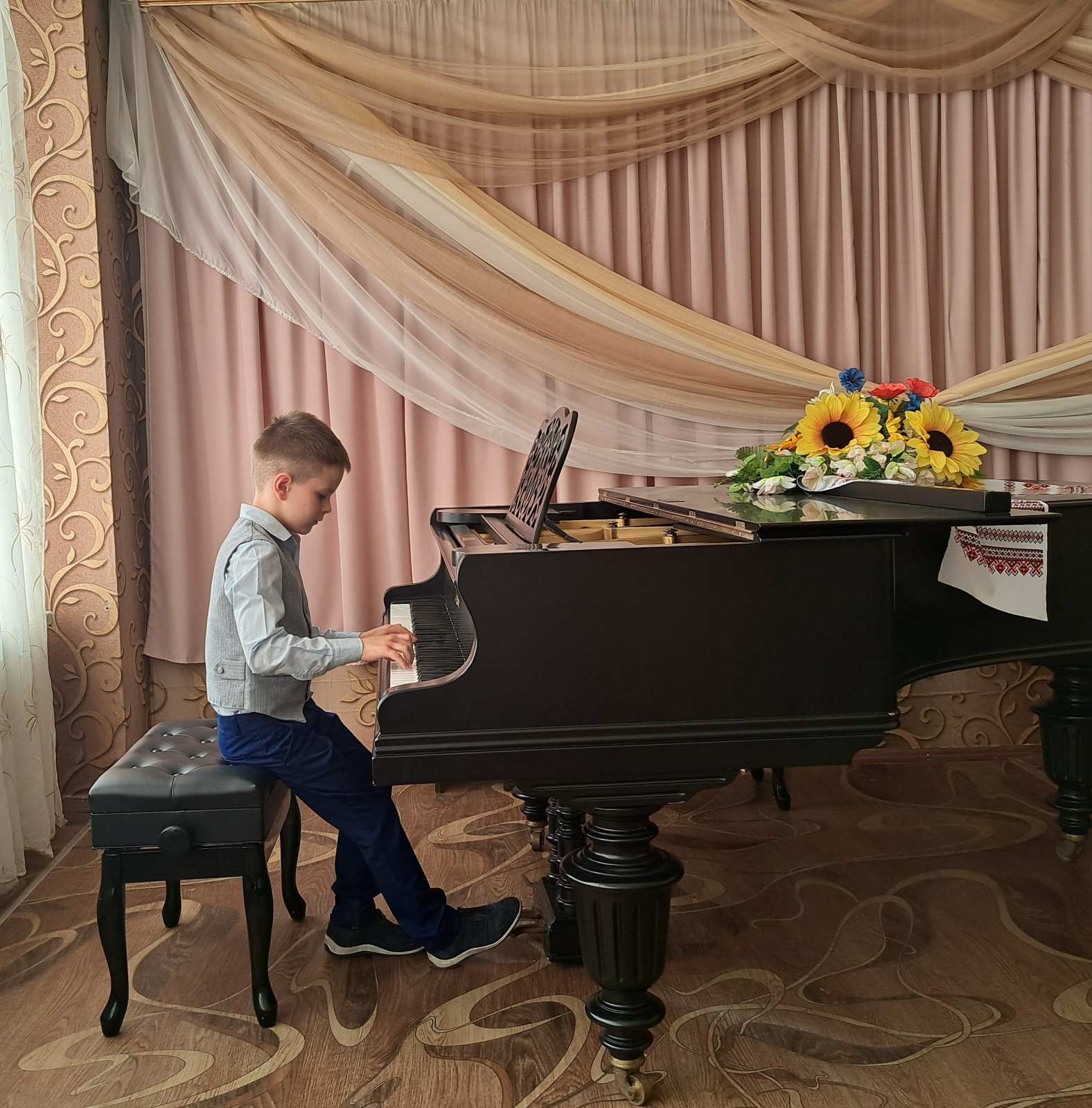 Самые маленькие «звездочки» Каменского выступили с вдохновенным концертом