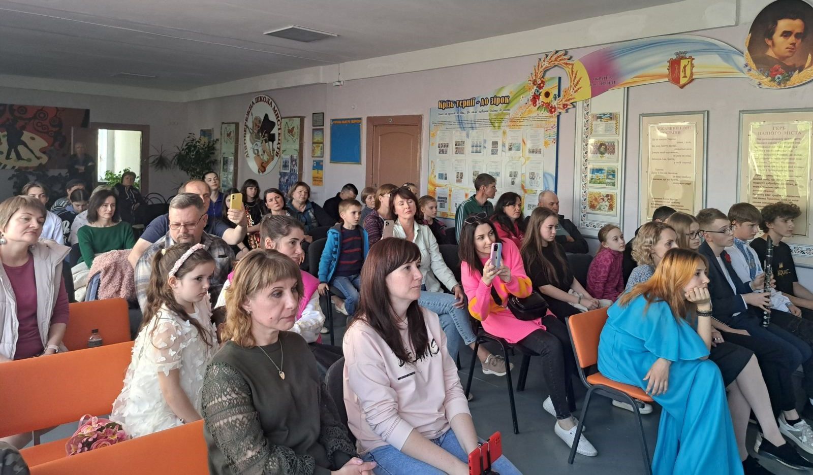 Ученики Левобережной школы искусств Каменского выступили с ярким концертом