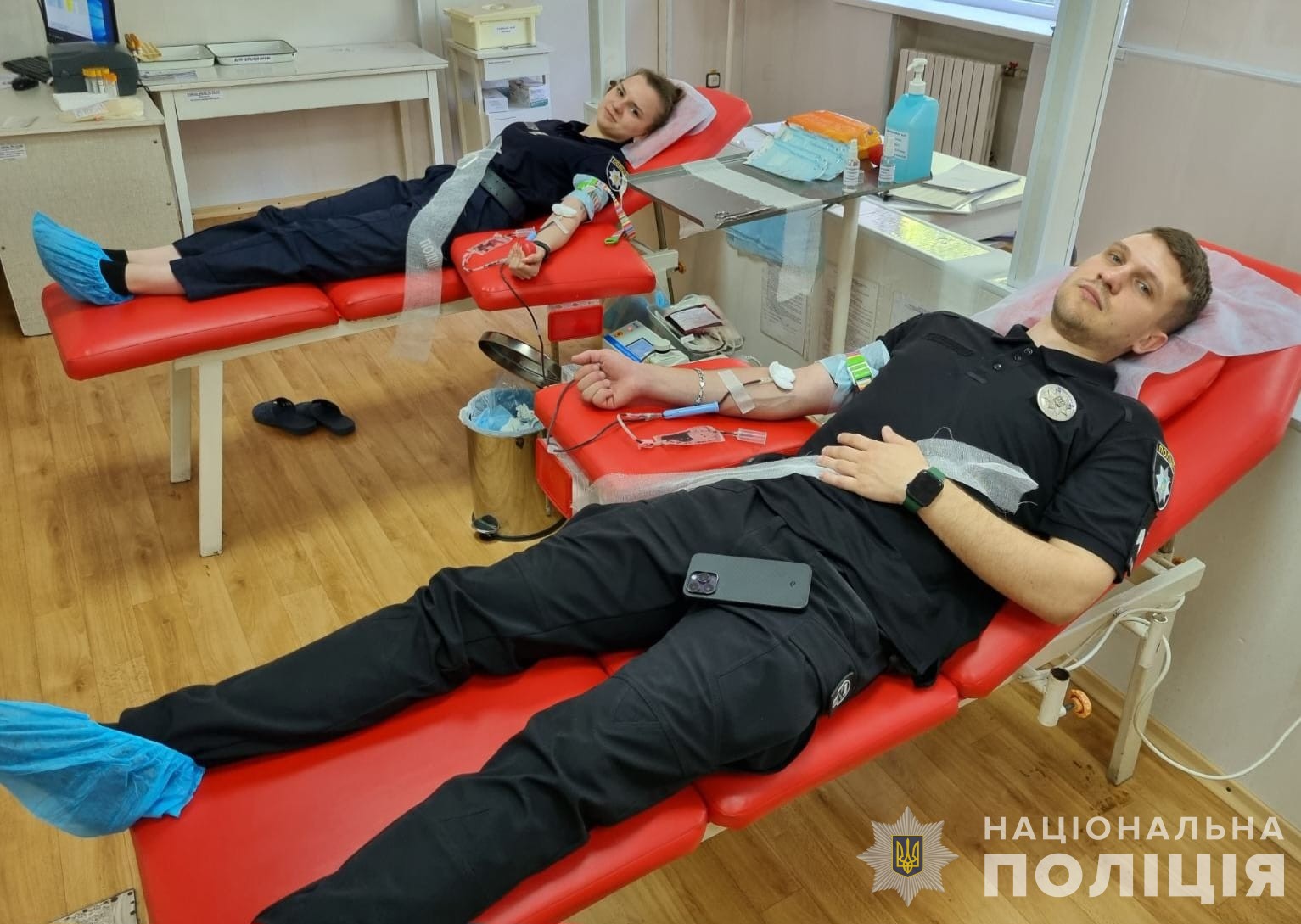Сдай кровь – спаси жизнь: полицейские Каменского в очередной раз стали донорами