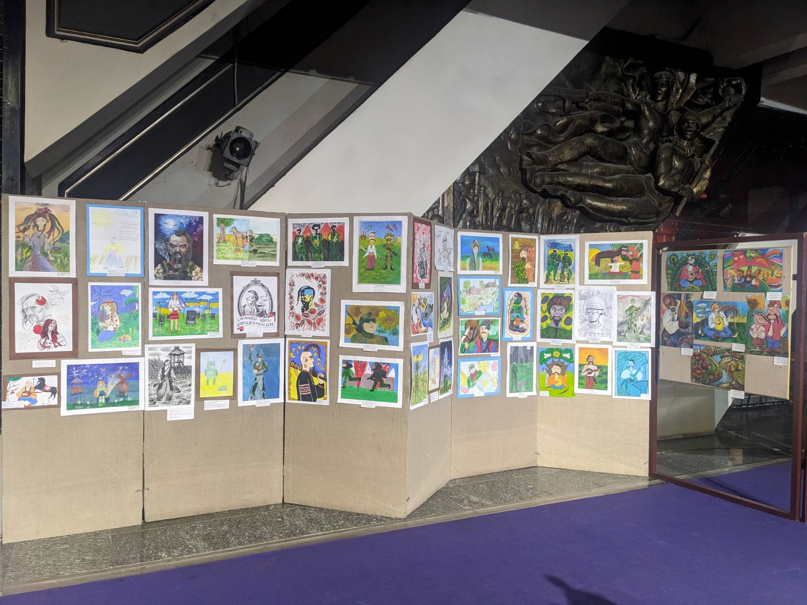 Почти три сотни работ подали юные художники на конкурс «Казак Мамай и его песня» в Каменском