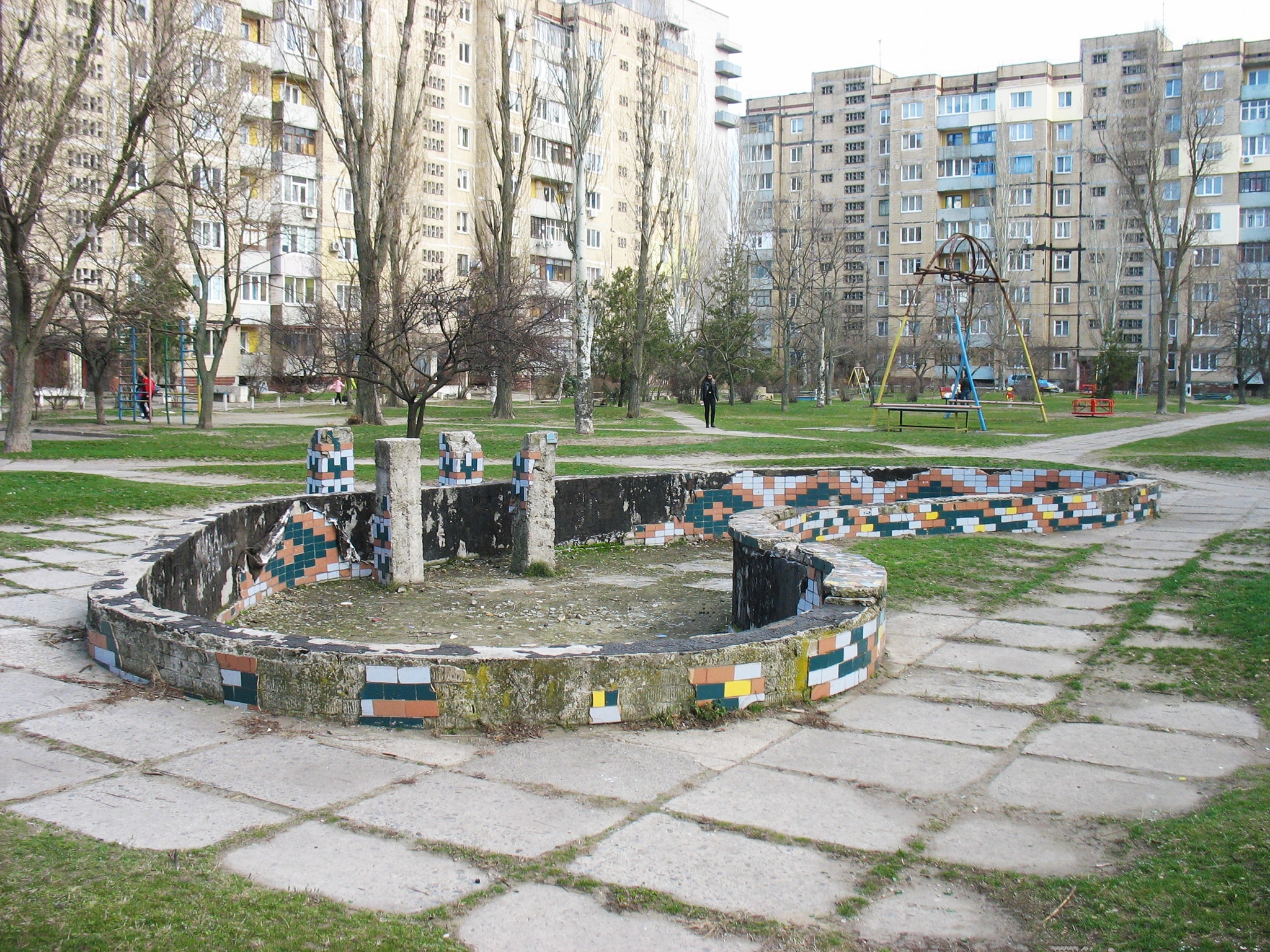 Центри тяжіння міської малечі: якими були дитячі басейни в Кам’янському