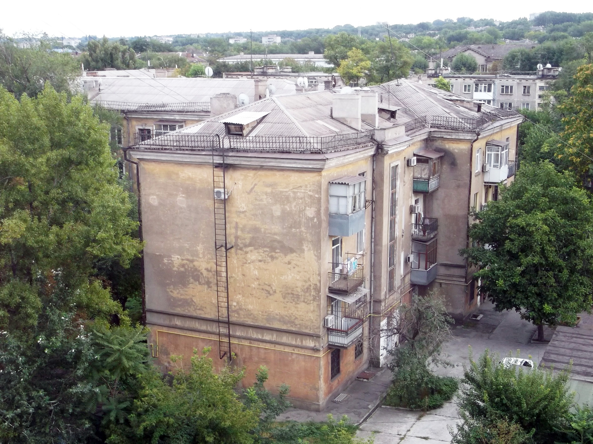 Старое и новое в центре Каменского: еще два исторических снимка