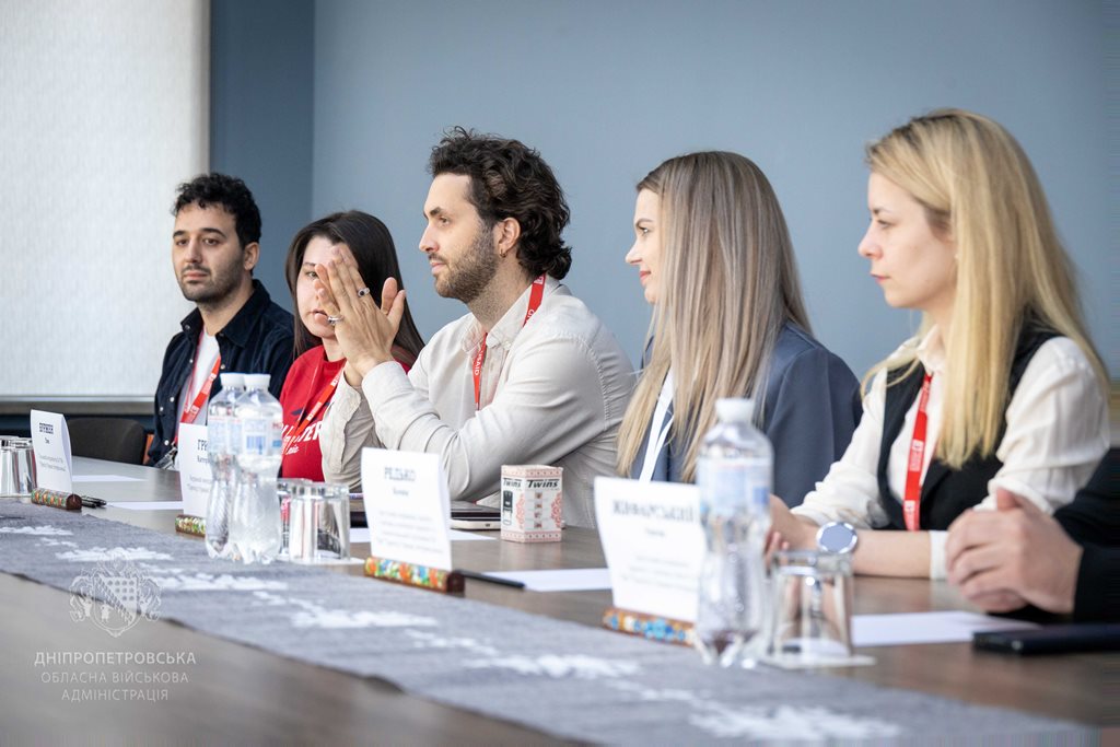 Днепропетровщина подписала меморандум с французским благотворительным фондом / Фото: Днепропетровская ОВА