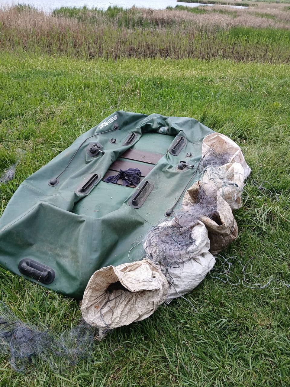 За день рыбпатрульные Днепропетровщины выявили нарушений более чем на 280 тысяч гривен / Фото: Днепропетровский рыбоохранный патруль