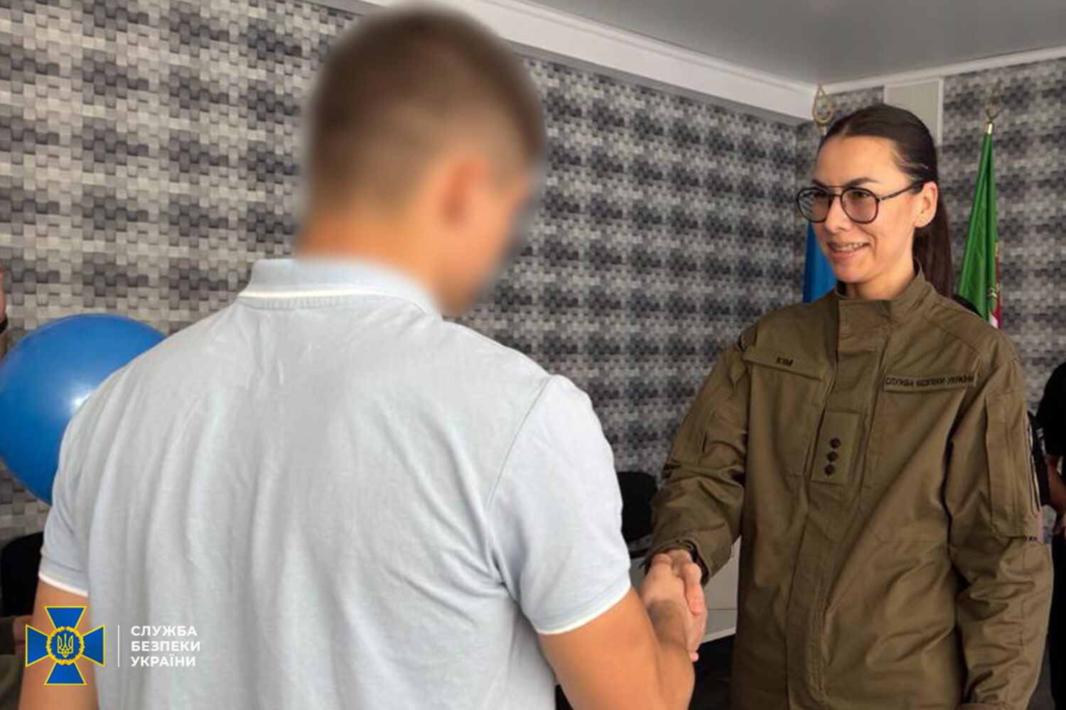 На Днепропетровщине наградили юношей, отказавшихся сотрудничать с российскими спецслужбами / Фото: СБУ