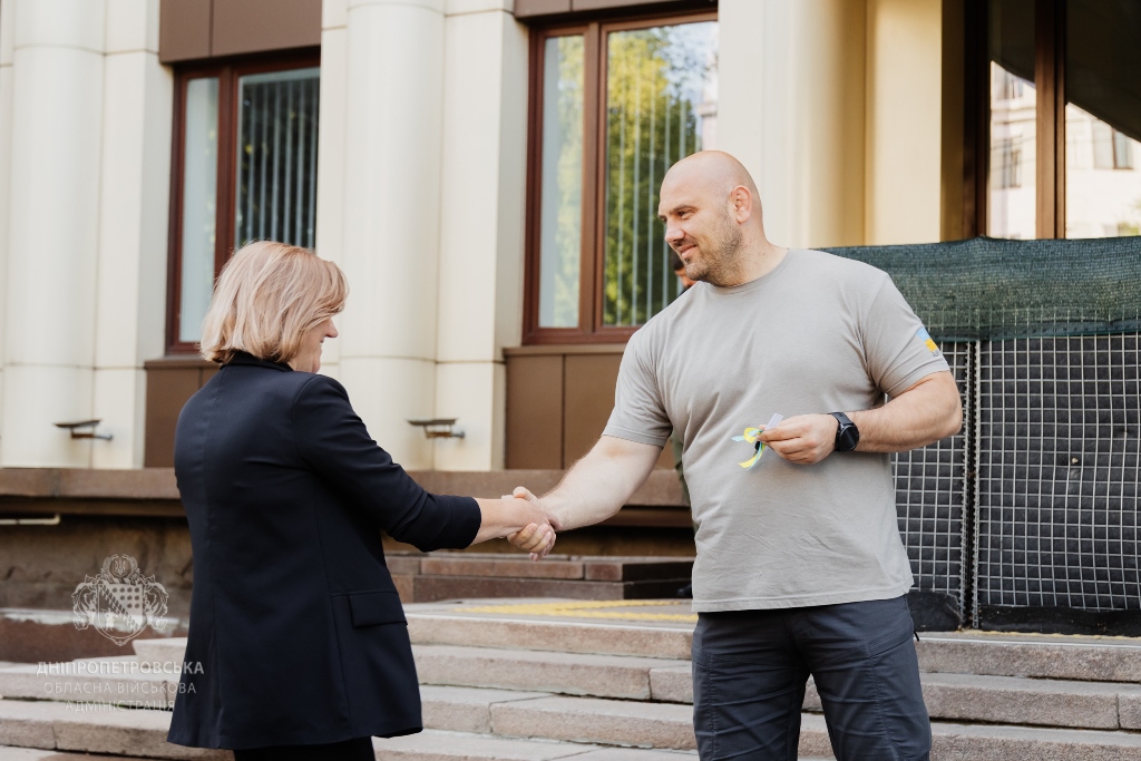 Громада в Каменском районе получила новый школьный автобус