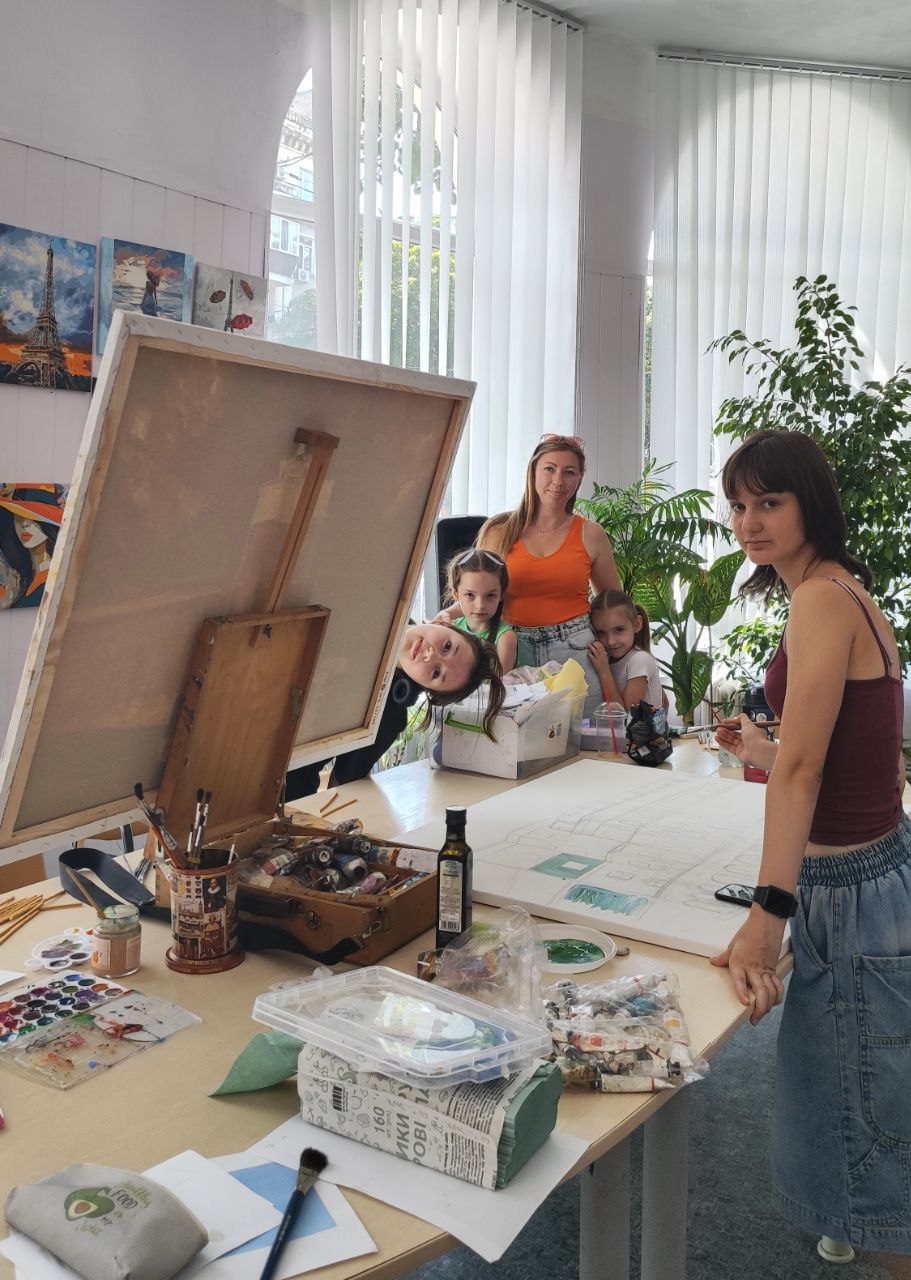 Творческий проект "Город на холсте" продолжается в Каменском