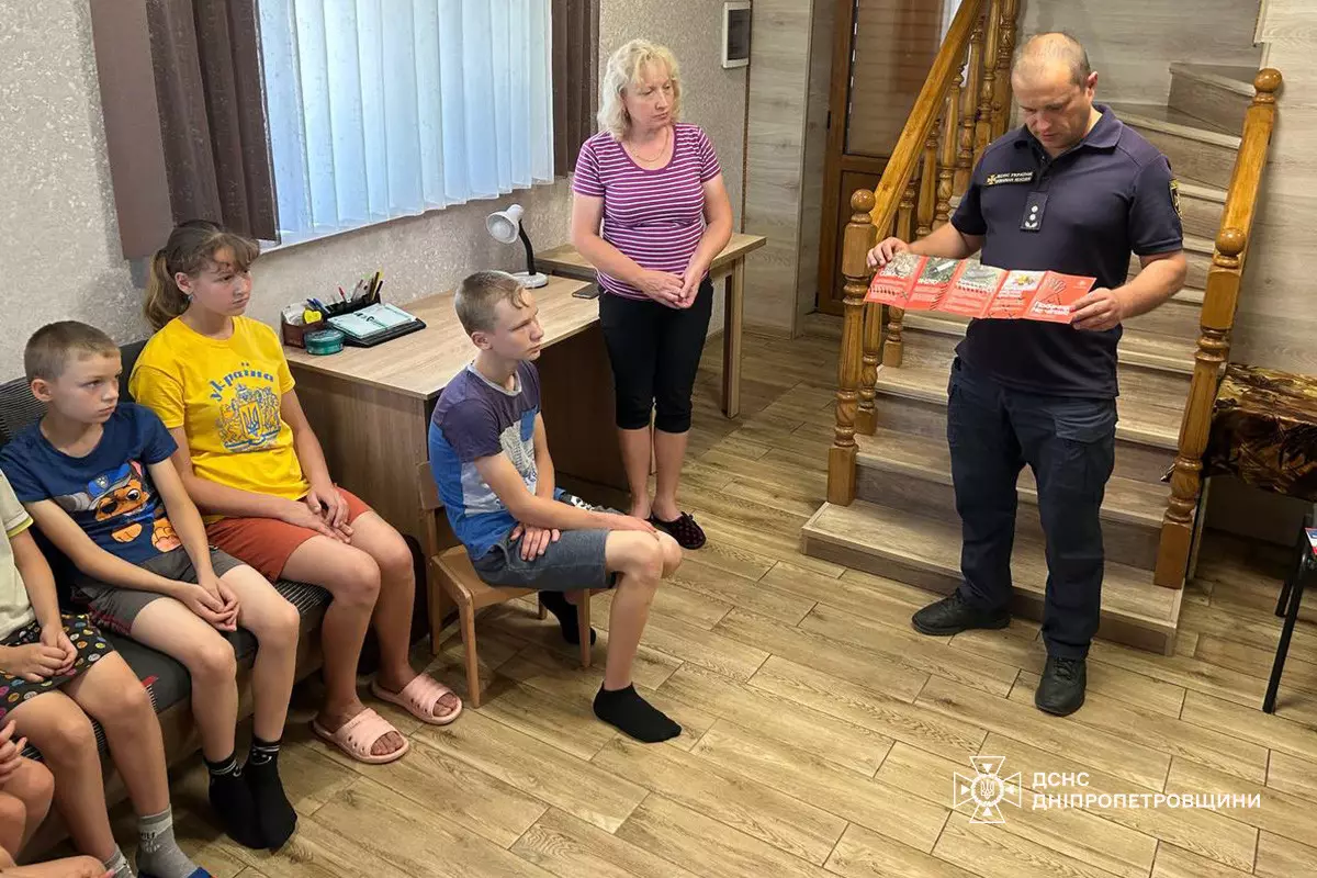 Каменские чрезвычайники провели совместную профилактическую работу в многодетных семьях