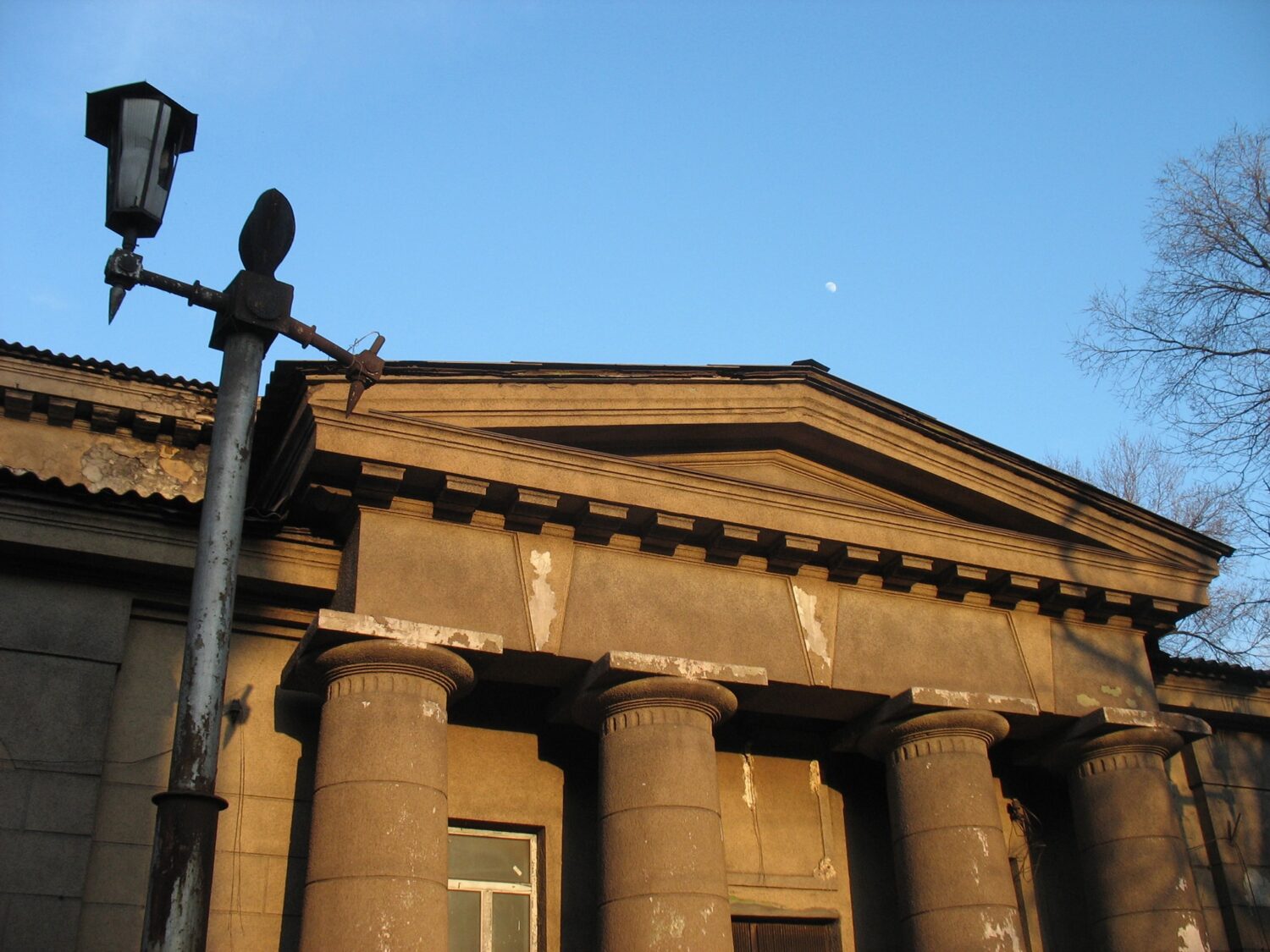 Здание сероводородной водолечебницы – почтенный юбиляр в Каменском