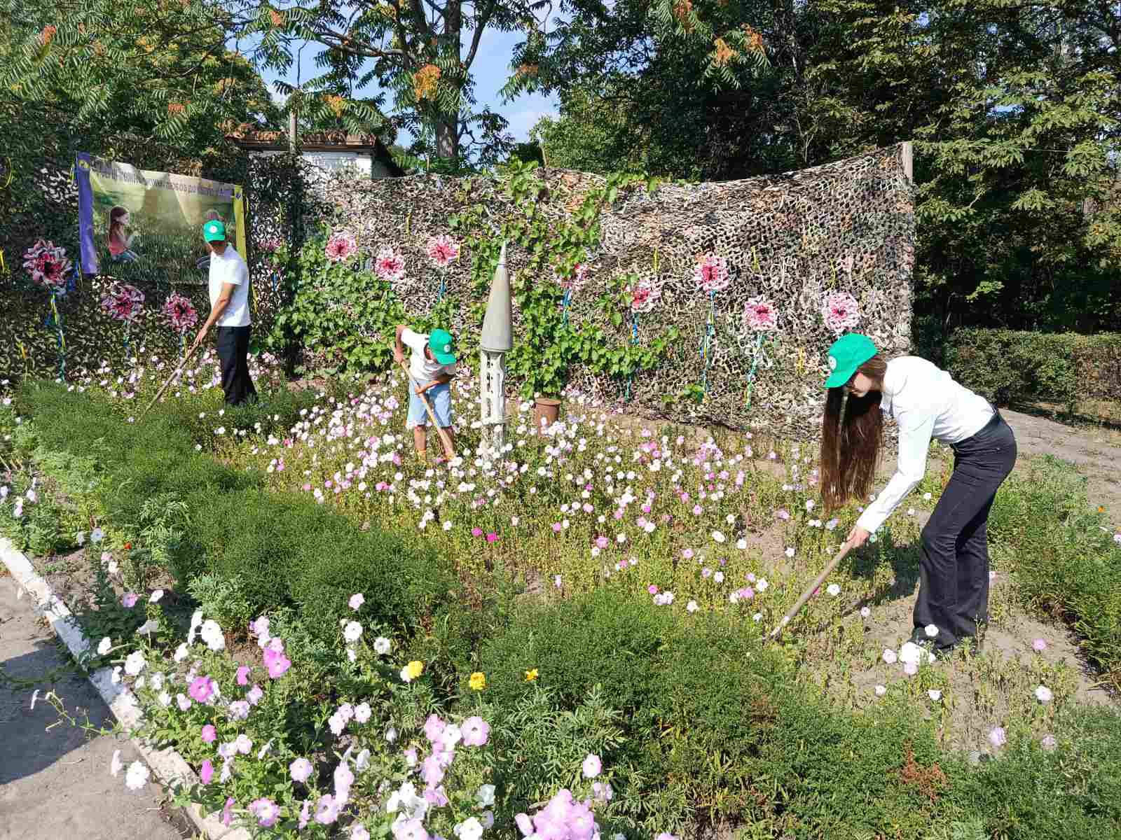 Гуртківці дитячого екоцентру Кам’янського створили 