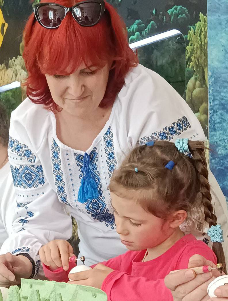 Каменскую писанкарку поздравили с новой страницей профессионального пути