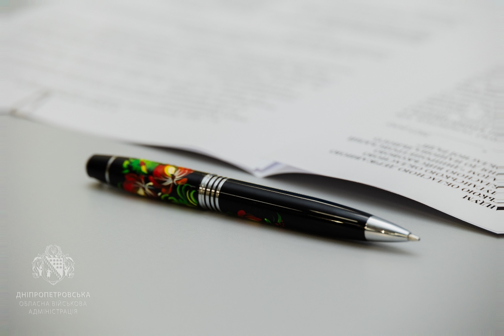 Днепропетровщина и Луганщина подписали Меморандум о сотрудничестве вместе с Центром подготовки к нацсопротивлению