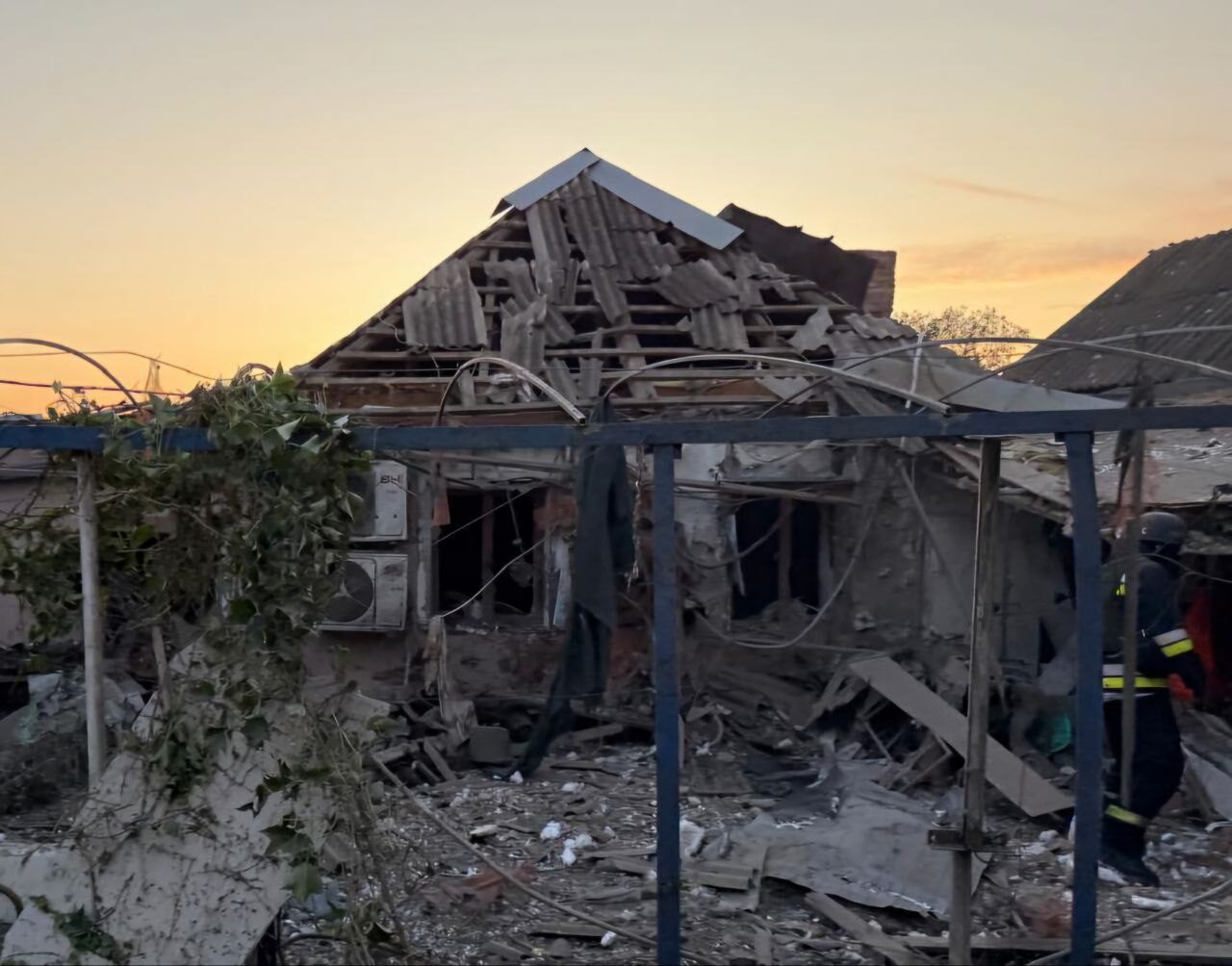 Враг атаковал Днепропетровщину ракетами, беспилотниками и из артиллерии