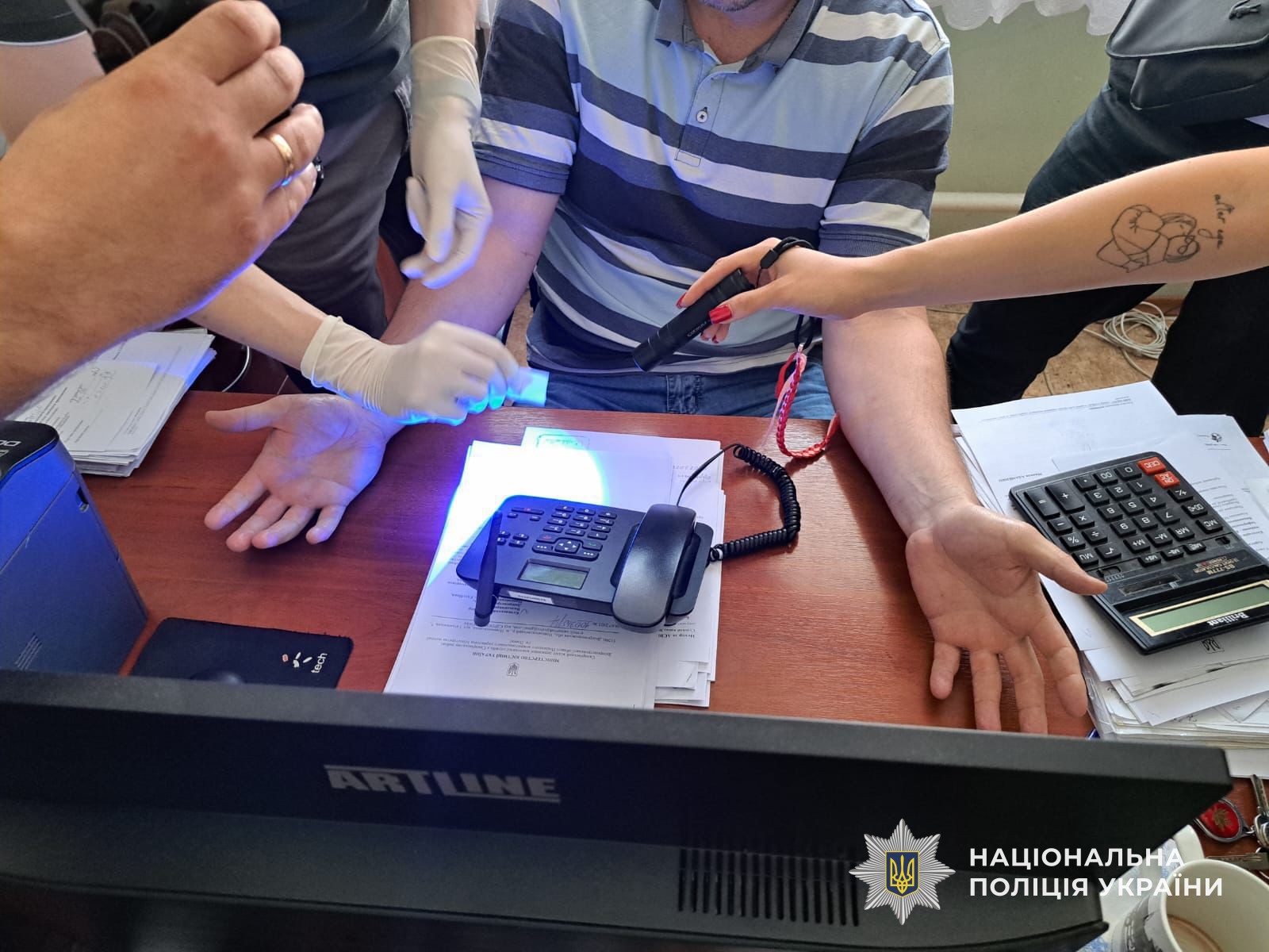 На Днепропетровщине госслужащий за немалую сумму обещал помочь во взыскании алиментов