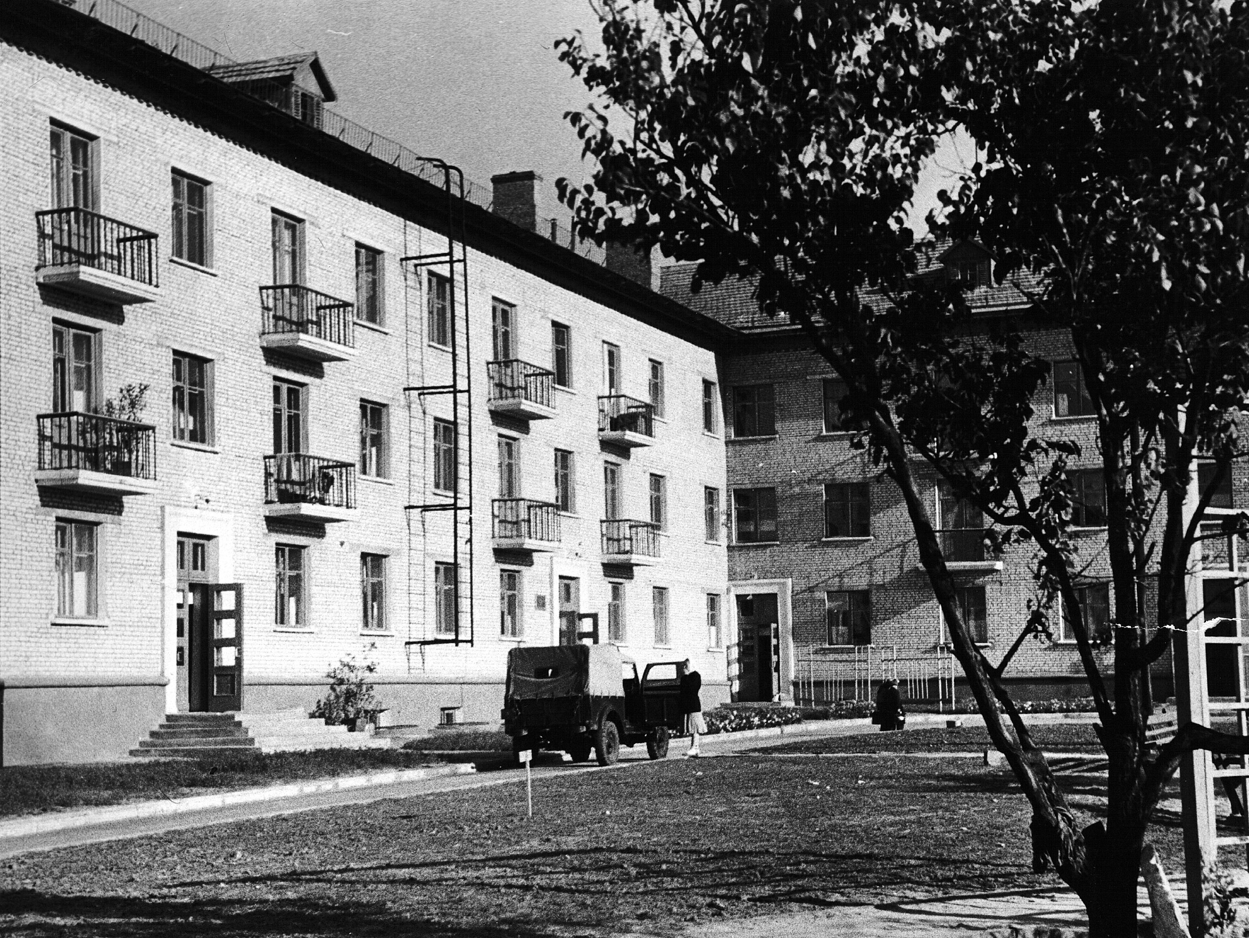 Каким был поселок гидроэнергетиков в Каменском много лет назад