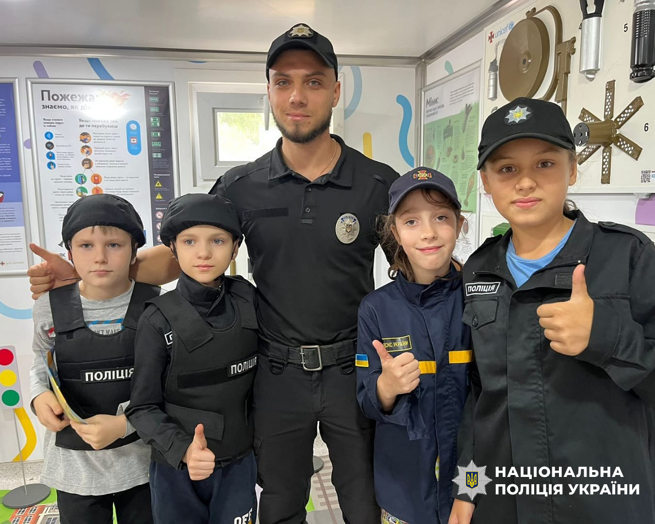 Знаниями, спасающими жизнь, делились со школьниками правоохранители Каменского