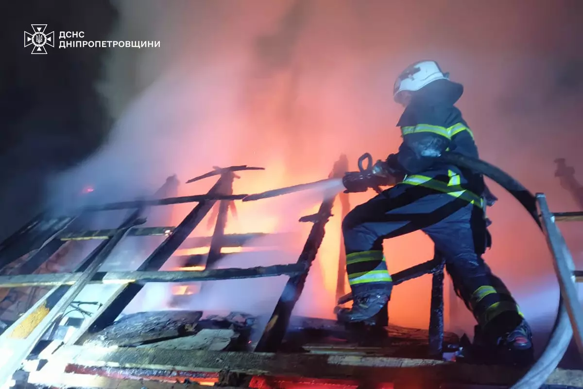 В Каменском горела летняя кухня