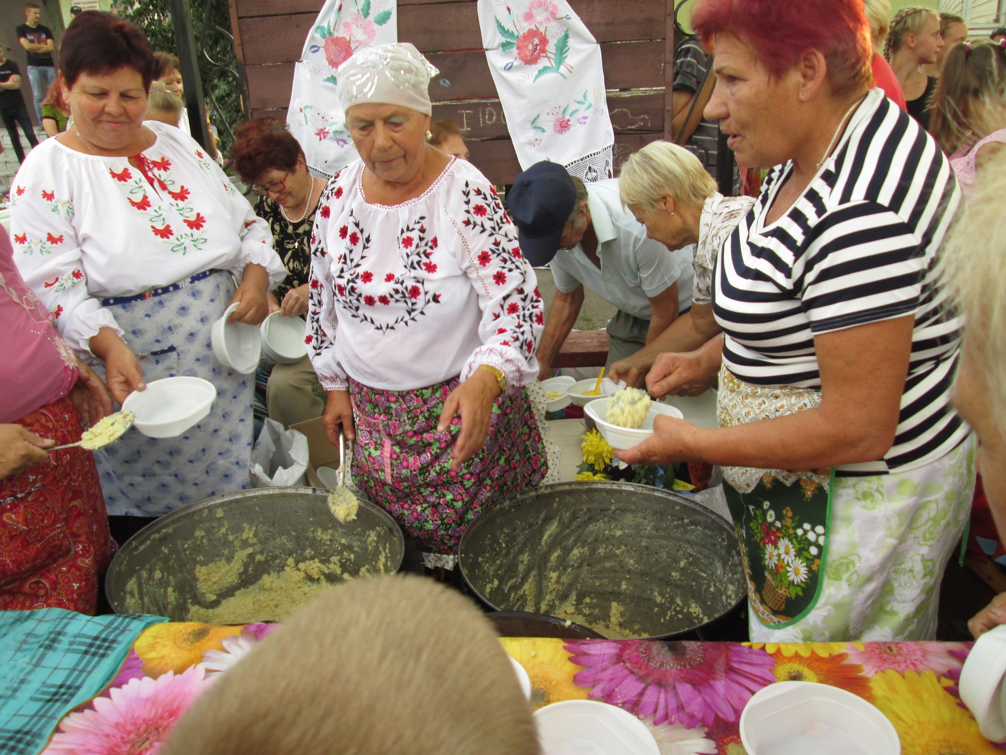 Карнауховскую "сливаную" кашу представили на конференции в Молдове