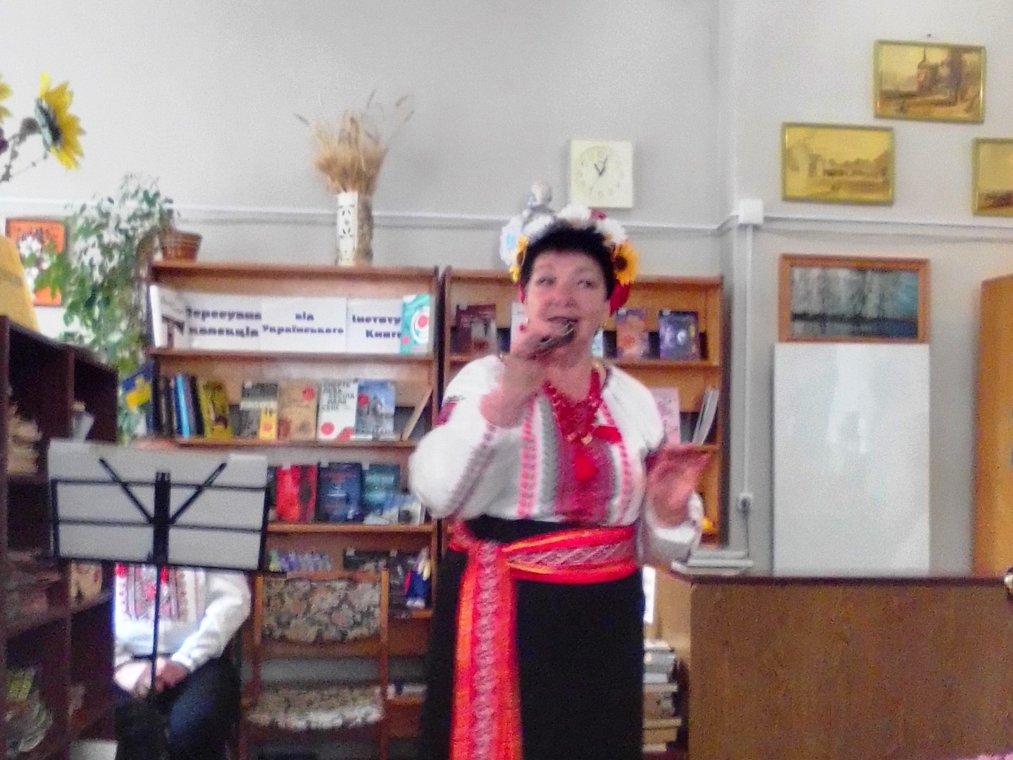 В библиотеке Соцгорода почтили военных и людей преклонного возраста