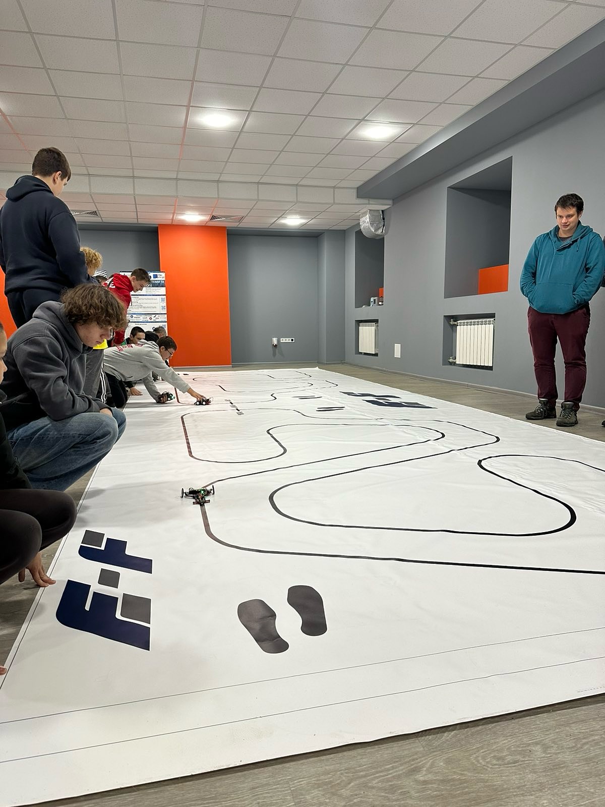 Воспитанники Центра детского творчества Каменского приняли участие в областных соревнованиях по робототехнике