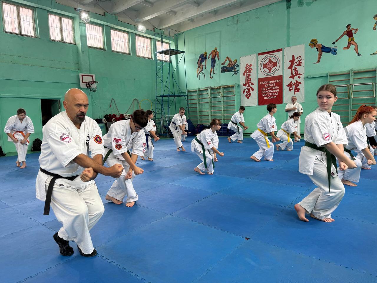 В Каменском проходят занятия осенней учебно-тренировочной школы по киокушин-кан карате