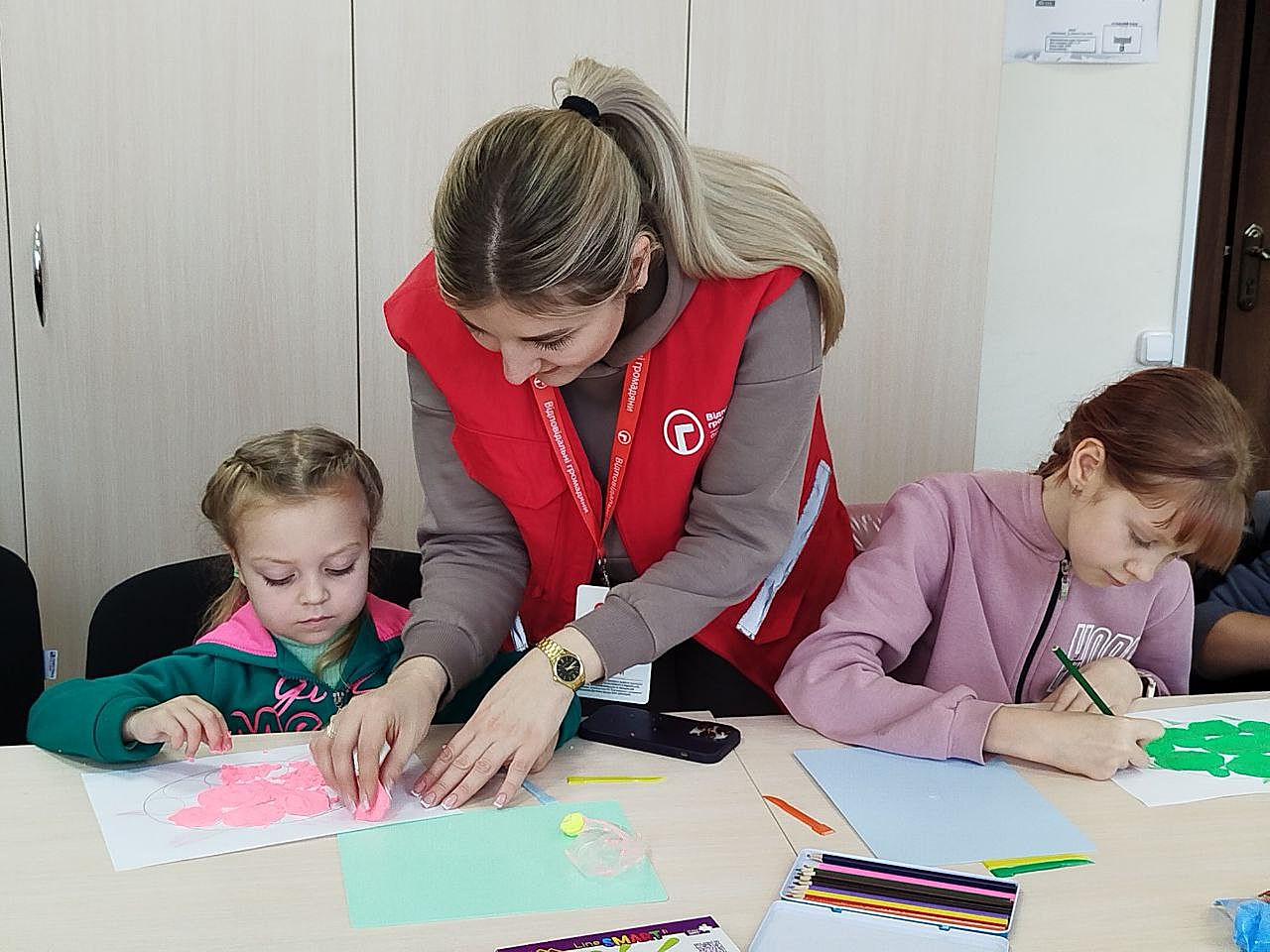 "Волшебная черепашка" в Каменском собрала детей в теплой творческой атмосфере