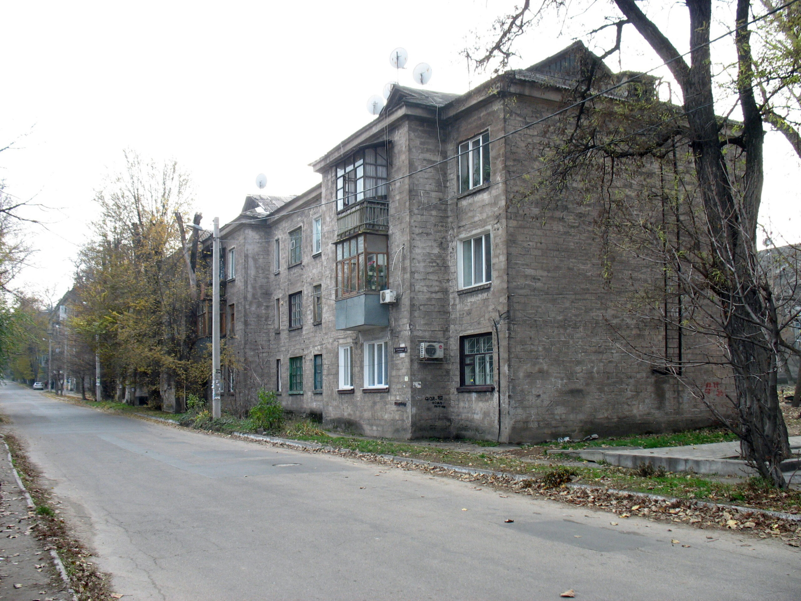 Вулиця Комунарна (Архітектурна) в Кам’янському – її збудували самі мешканці