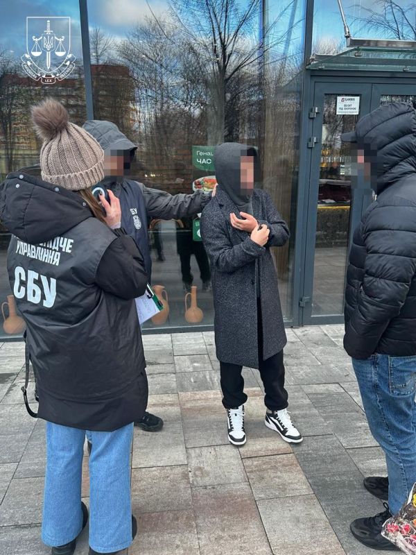 Осужден иностранец, пытавшийся передать секретную техническую документацию на украинский самолет