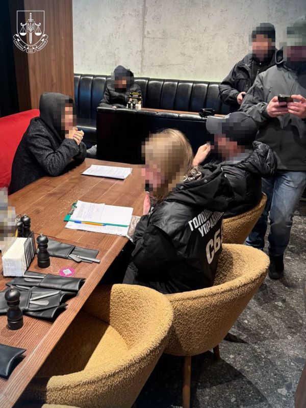 Осужден иностранец, пытавшийся передать секретную техническую документацию на украинский самолет